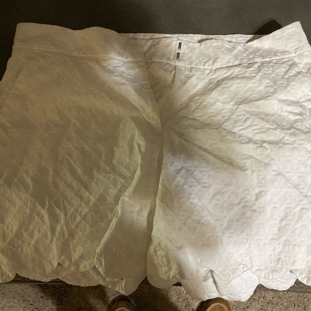 Women’s crown and ivy white shorts size 14w